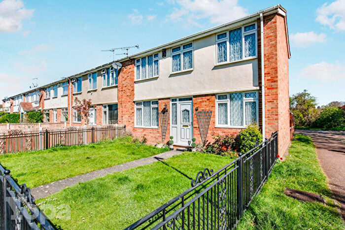 3 Bedroom End Of Terrace House For Sale In Dykewood Close, Bexley, DA5