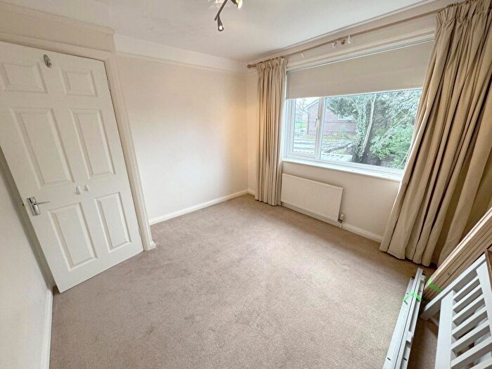 2 Bedroom End Of Terrace House To Rent In The Fairway, London, NW7