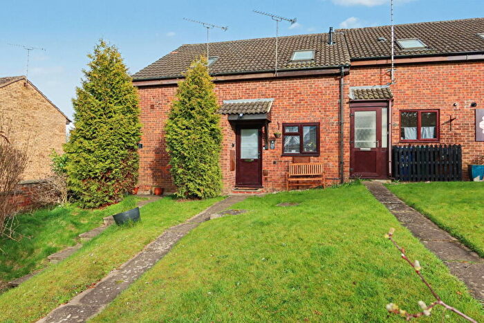 1 Bedroom Terraced House For Sale In Green Lane, Banbury, OX16