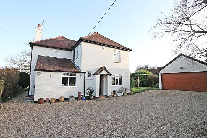 4 Bedroom Detached House For Sale In Waltham St Lawrence, RG10