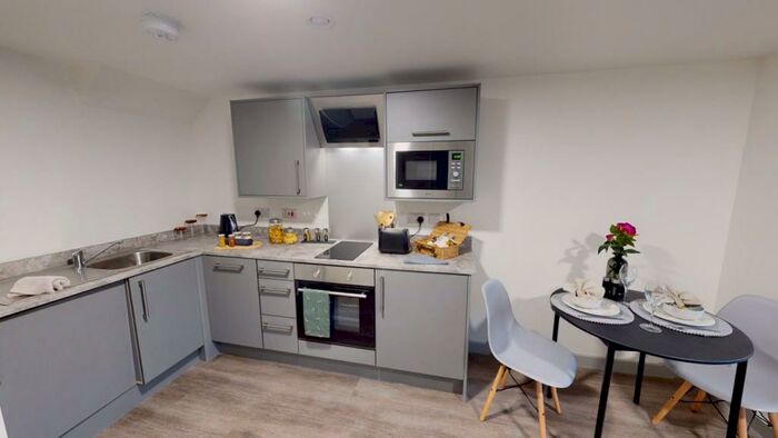 2 Bedroom Apartment To Rent In The Roscoe, L1