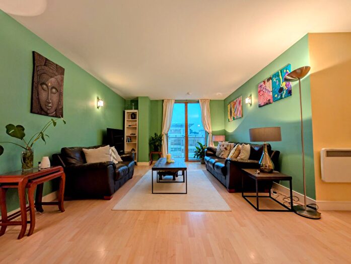 2 Bedroom Flat To Rent In Dearmans Place, Salford, M3