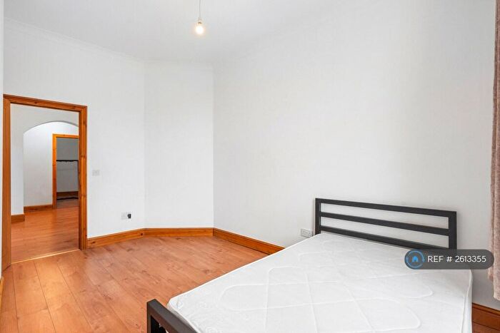 3 Bedroom Flat To Rent In Wellington Road, Brighton, BN2