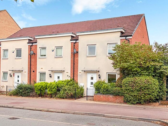 3 Bedroom End Of Terrace House For Sale In Warwick Avenue, Broughton, Milton Keynes, MK10