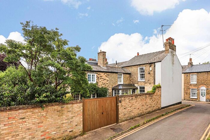 4 Bedroom End Of Terrace House For Sale In Albert Street, Cambridge, CB4