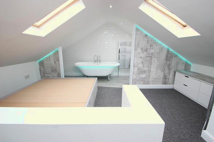 2 Bedroom Flat To Rent In Mill Place, Cleethorpes, DN35