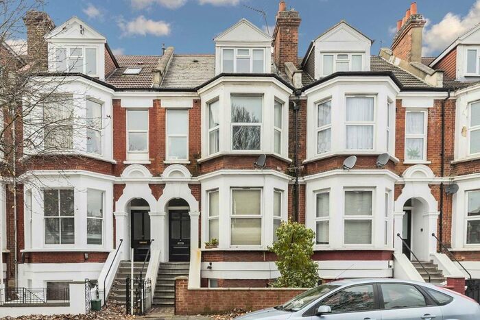 2 Bedroom Flat To Rent In Larden Road, London, W3