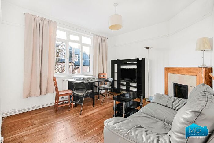 2 Bedroom Flat To Rent In Risborough Court, Muswell Hill, London, N10