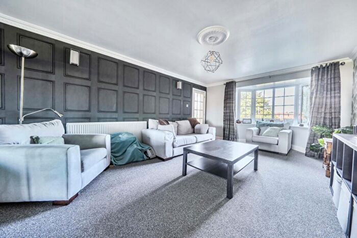 5 Bedroom Detached House For Sale In Green Close, Hawkinge, CT18