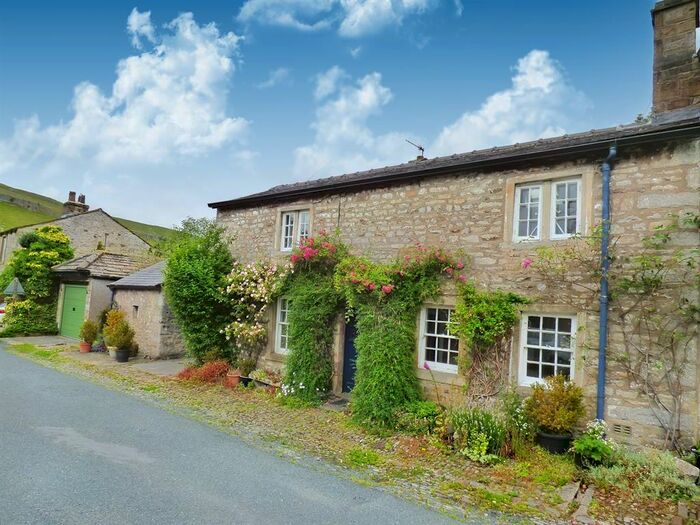 3 Bedroom Semi-Detached House For Sale In Rose Cottage, Kettlewell, BD23