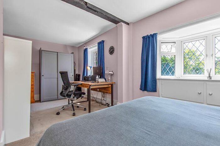 4 Bedroom Detached House For Sale In Murray Road, Horndean, PO8