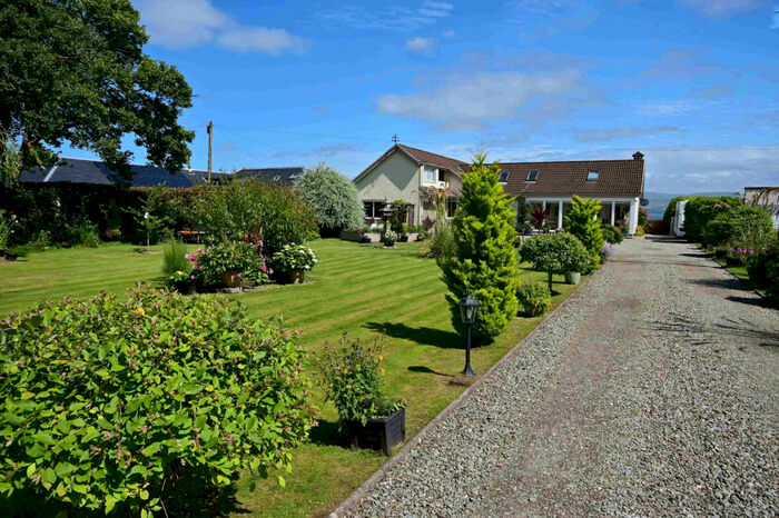 4 Bedroom Detached House For Sale In Toward, Dunoon, Argyll, PA23