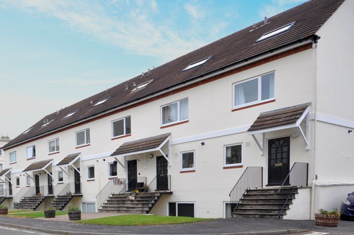 2 Bedroom Apartment To Rent In Cedar Court Road, Cheltenham, GL53