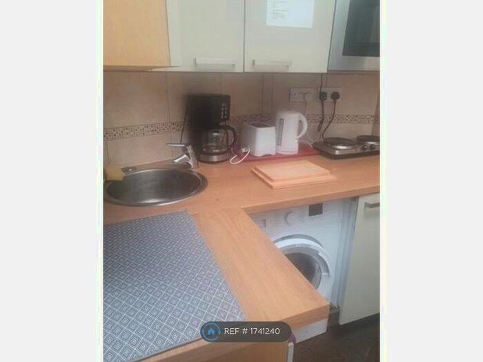 Studio To Rent In First Floor, Bristol, BS8