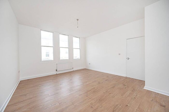 1 Bedroom Flat To Rent In Graham Road, Hackney, London, E8
