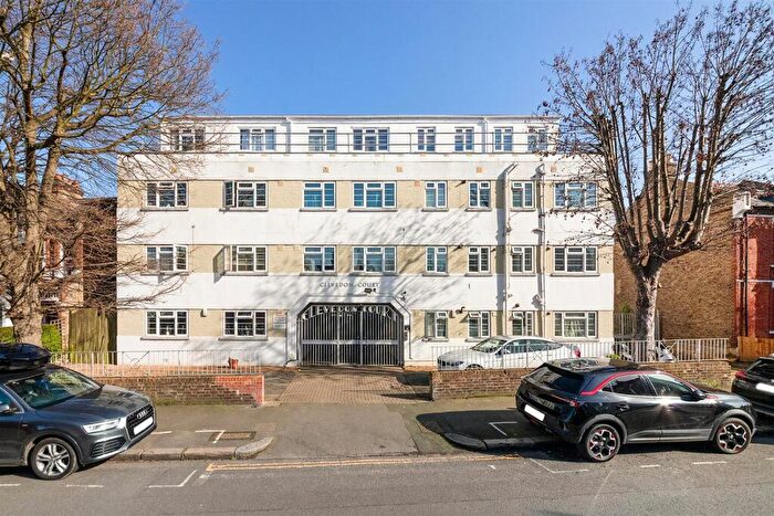 1 Bedroom Flat For Sale In Clevedon Court, Clive Road, London, SE21