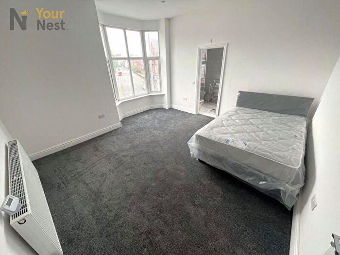 4 Bedroom House To Rent In Burley Lodge Place, Hyde Park, Leeds, LS6