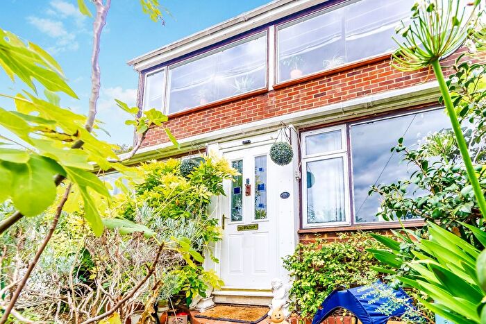 3 Bedroom Bungalow For Sale In Stafford Road, Caterham, Surrey, CR3