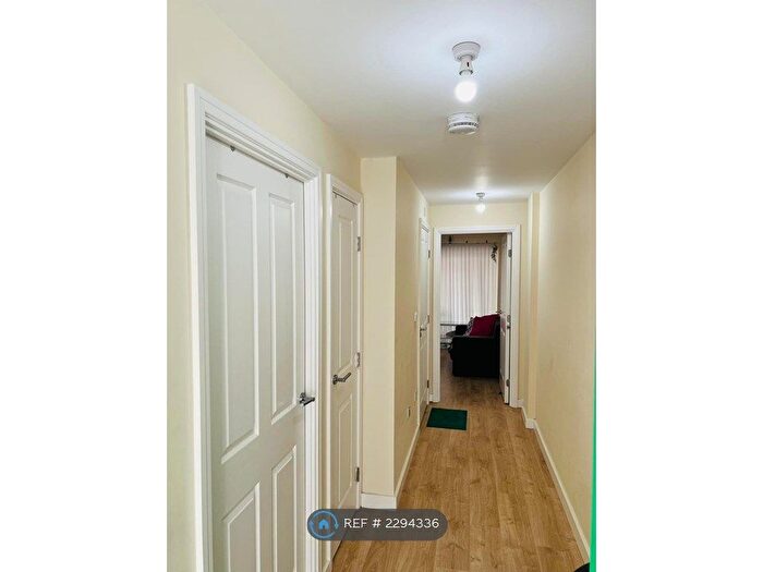 1 Bedroom Flat To Rent In Concord Street, Leeds, LS2