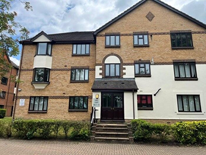 2 Bedroom Flat To Rent In St. Annes Mount, Redhill, RH1