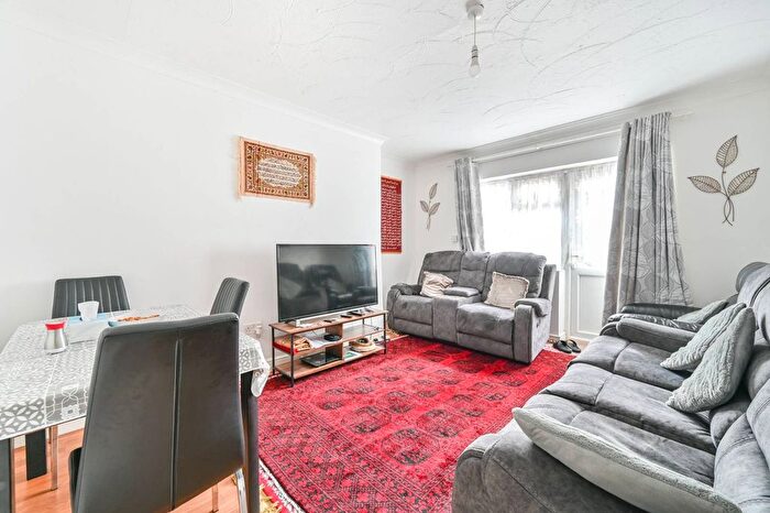 5 Bedroom Property For Sale In Roundwood Road, Harlesden, London, NW10