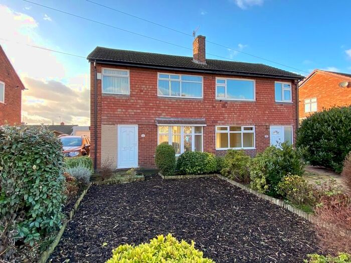 3 Bedroom Semi-Detached House To Rent In Whieldon Road, Fenton, Stoke-On-Trent ST4