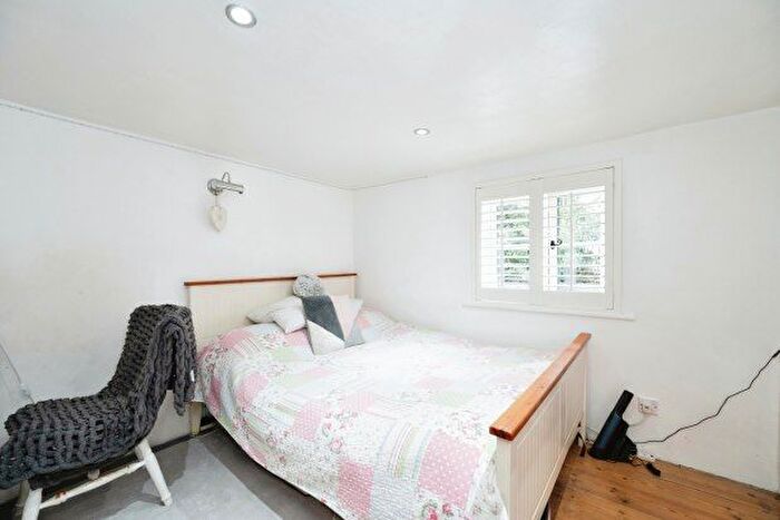 2 Bedroom Cottage To Rent In Manor Road, Hayling Island, PO11