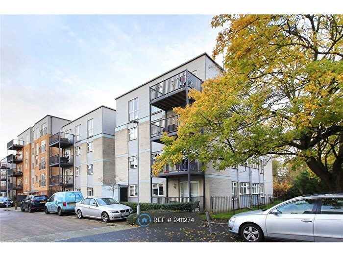 3 Bedroom Flat To Rent In Limerick Close, London, SW12