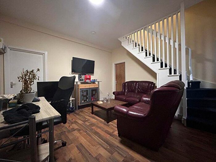 3 Bedroom Semi-Detached House To Rent In A Mount Hooton Road, Nottingham, NG7