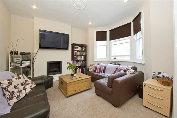 2 Bedroom Flat To Rent In Gwendwr Road, West Kensington, London, W14
