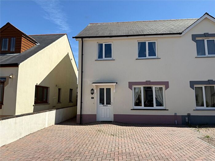 3 Bedroom Semi-Detached House For Sale In Dingle Close, Crundale, Haverfordwest, SA62