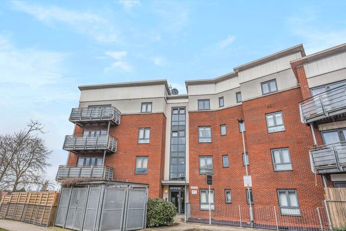 2 Bedroom Flat To Rent In Gunyard Mews, London SE18