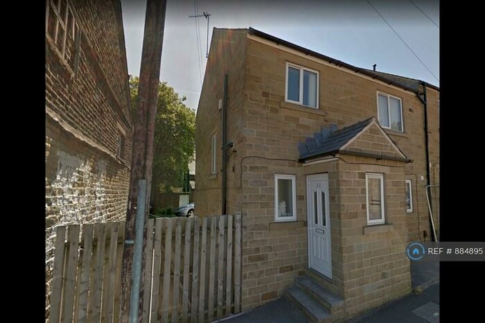 3 Bedroom Semi-Detached House To Rent In Thomas Street West, Halifax, HX1