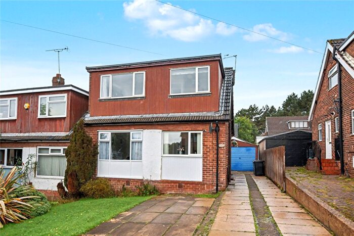 3 Bedroom Semi-detached House For Sale In Daleside Grove, Pudsey, West Yorkshire, LS28