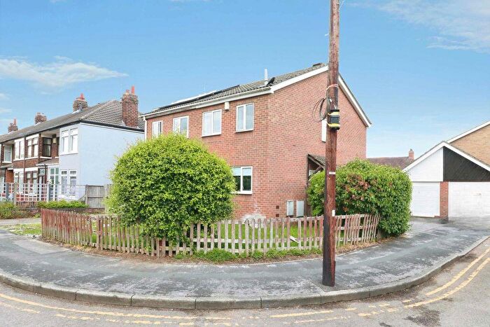 2 Bedroom Semi-Detached House For Sale In Kempton Road, Hull, HU3