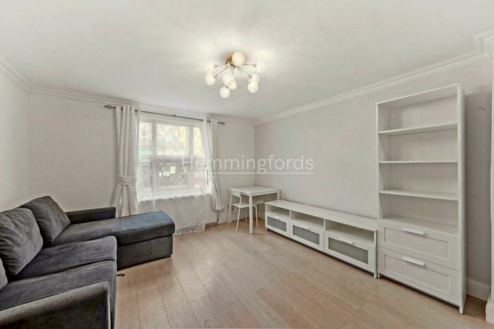 1 Bedroom Apartment To Rent In Blackstock Road, Finsbury Park, London, N4