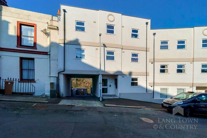 1 Bedroom Flat To Rent In Arundel Crescent, Plymouth, PL1