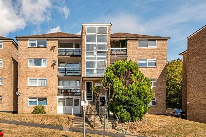 2 Bedroom Flat For Sale In Northlands Drive, Meriden Court Northlands Drive, SO23