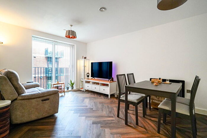 2 Bedroom Apartment For Sale In Homer Road, Solihull, B91