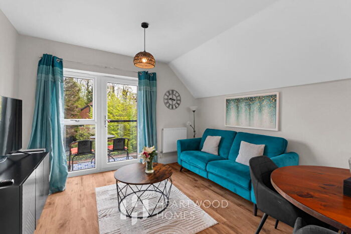 2 Bedroom Apartment For Sale In Wain Close, St Albans, AL1