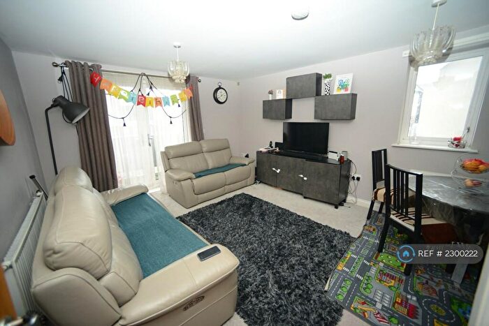 2 Bedroom Flat To Rent In Oisc Court, Sidcup, DA14