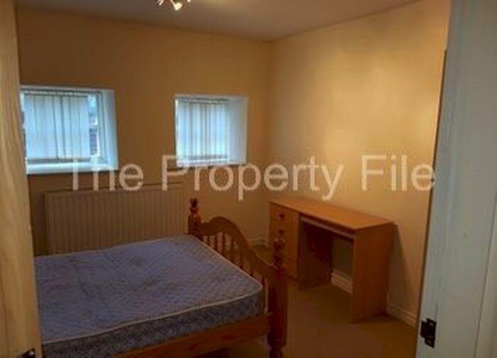 3 Bedroom Flat To Rent In Wilmslow Road, Withington M20