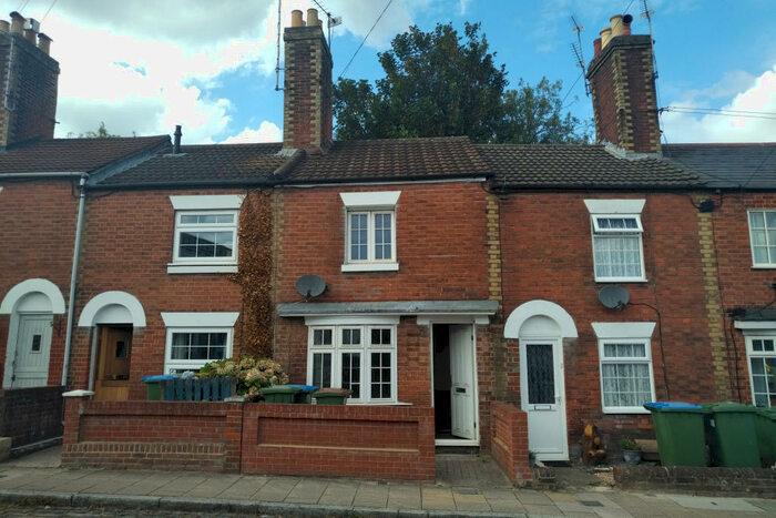 2 Bedroom Terraced House To Rent In Rockstone Lane, Southampton, SO14