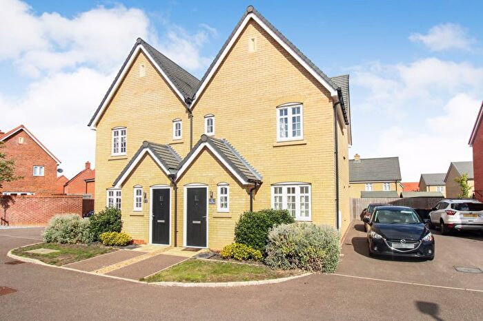 3 Bedroom Semi-Detached House For Sale In Halton Place, Shortstown, MK42