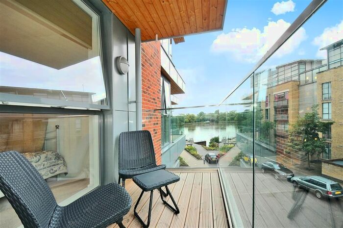 1 Bedroom Flat To Rent In High Street, Brentford, Brentford, TW8