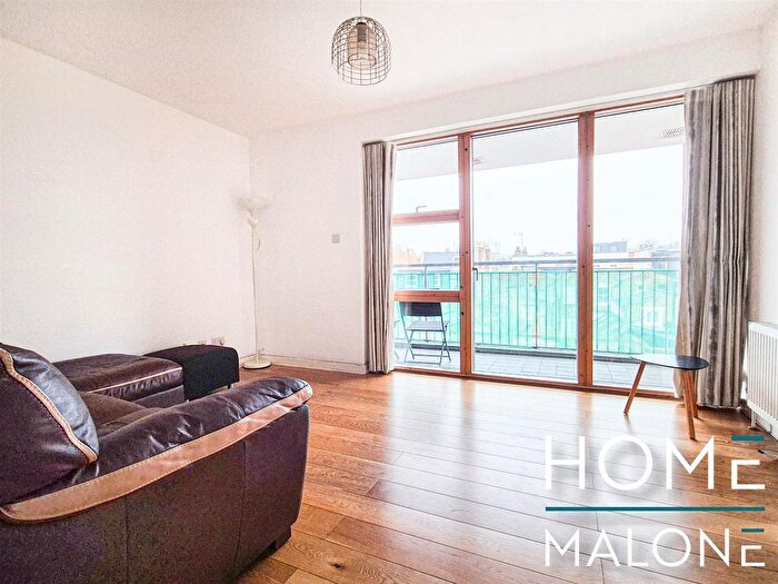 2 Bedroom Flat To Rent In Albion Road, London, N16