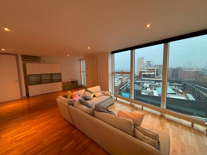 2 Bedroom Flat To Rent In The Quays, Salford, M50