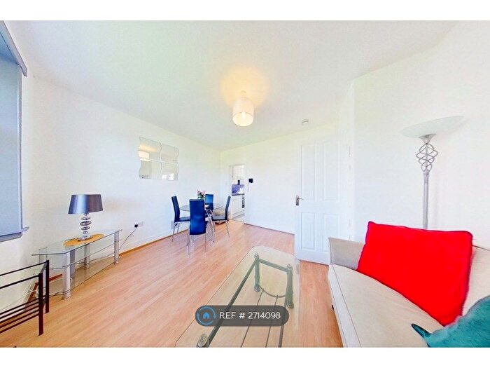 2 Bedroom Flat To Rent In Kilberry Street, Dundee, DD3