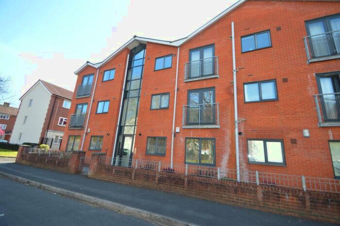 2 Bedroom Flat To Rent In Loxford Street, Manchester, M15