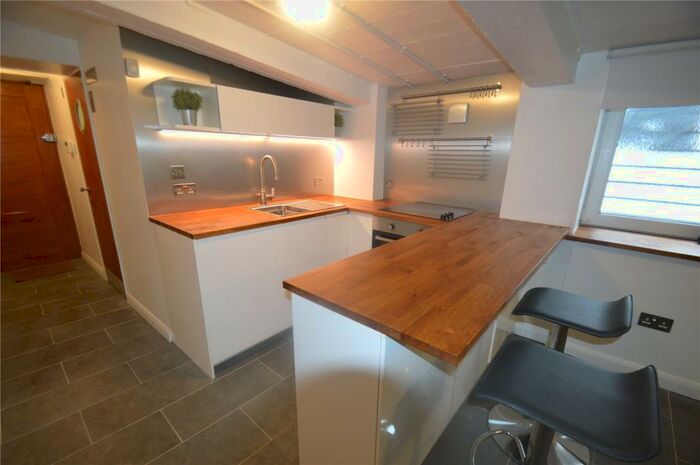 Apartment To Rent In Chipstead Valley Road, Coulsdon, CR5